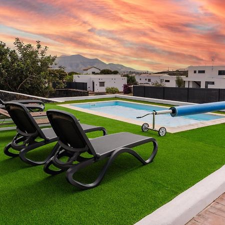 Villa Volcan2 Rural Private Pool La Oliva By Holidays Home מראה חיצוני תמונה